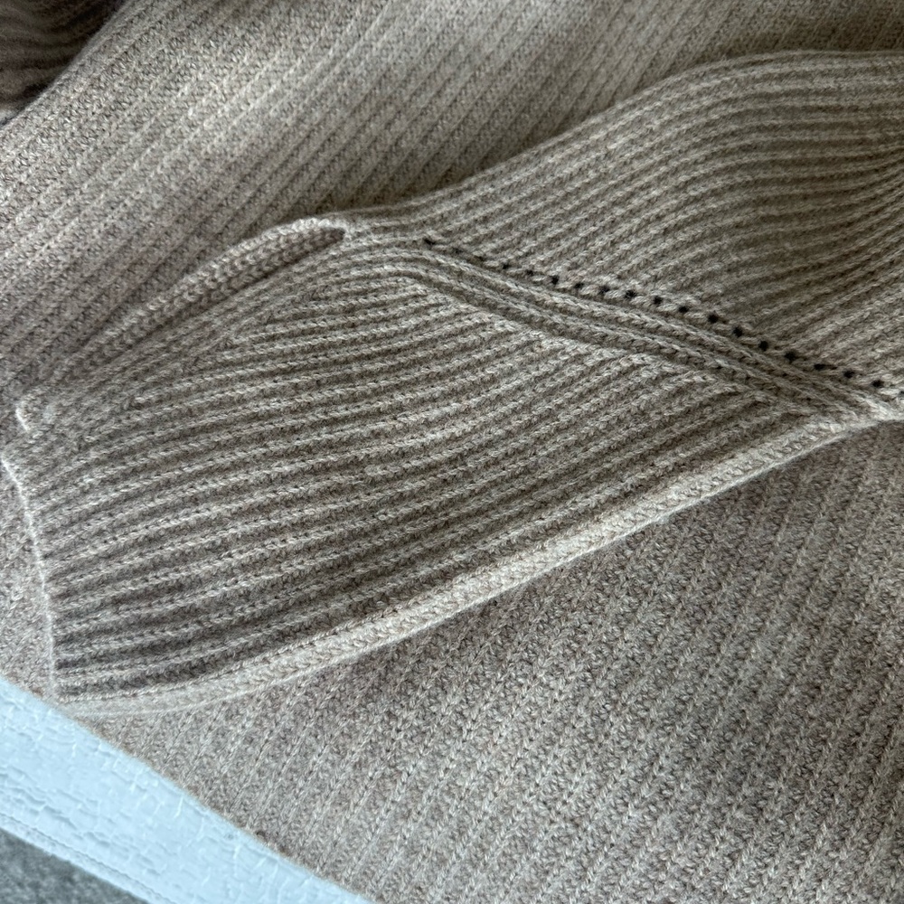 Lilysilk Oversized Merino Wool Sweate - Picture 4 of 12